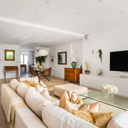 4 Bed 4 Bath House By Livestay Short Lets & Serviced Accommodation London With Parking, Jacuzzi & Garden Exterior foto