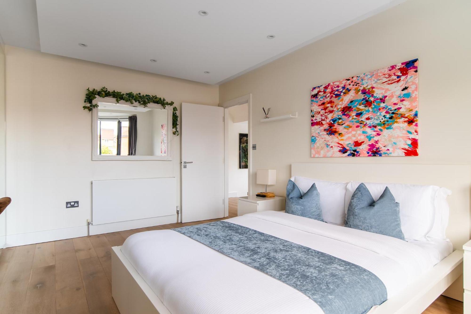 Ferienhaus 4 Bed 4 Bath House By Livestay Short Lets & Serviced With Parking, Jacuzzi & Garden